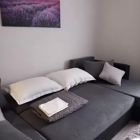 Dora-100m From The Apartman *