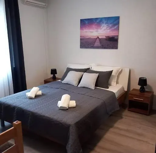 Dora-100m From The Apartment *