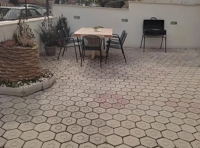 Dora-100m From The Apartment Makarska