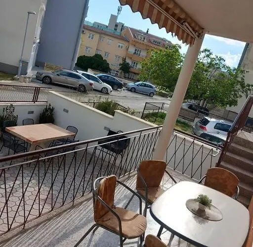 Dora-100m From The Makarska