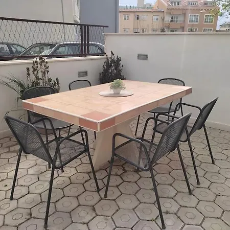 Apartment Dora-100m From The