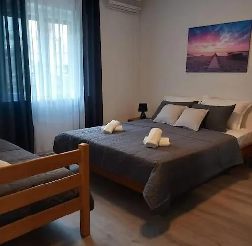 Apartament Dora-100m From The *