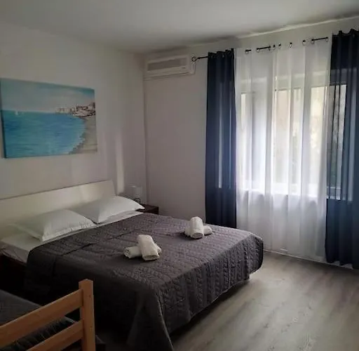 Apartment Dora-100m From The